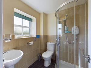 Rose's Rest Bathroom- click for photo gallery